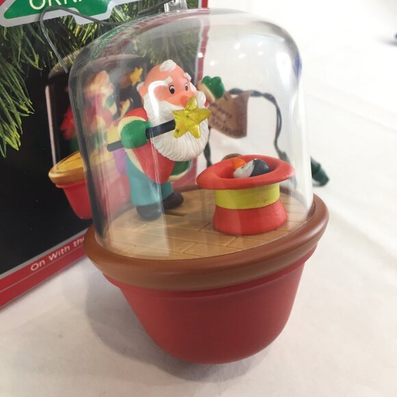 Hallmark Keepsake Ornament On With The Show Light & Motion Magic 1988 In Box - Picture 8 of 10